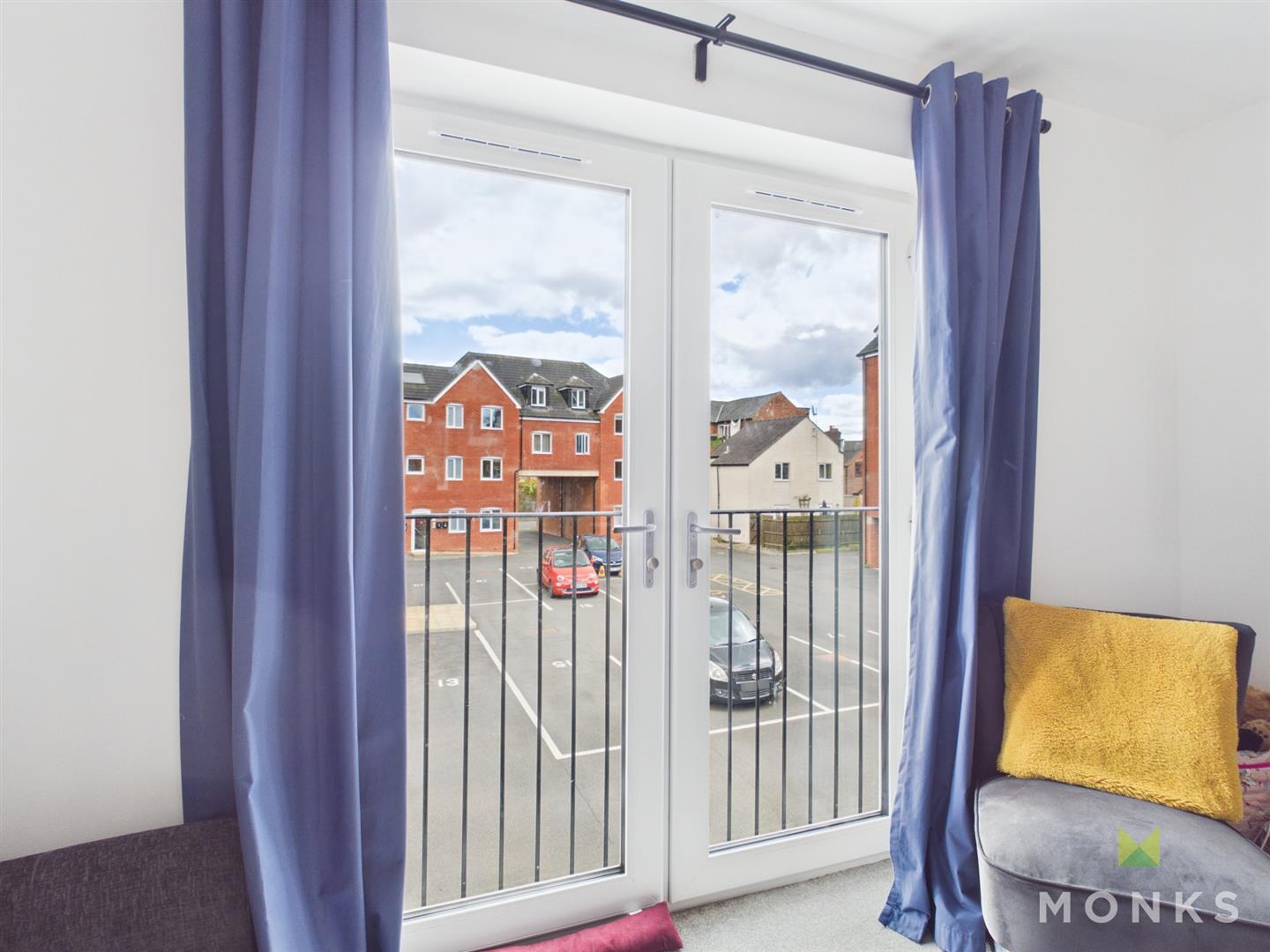 10 Tan Yard Square Oak Street, Oswestry, SY11 1FB For Sale